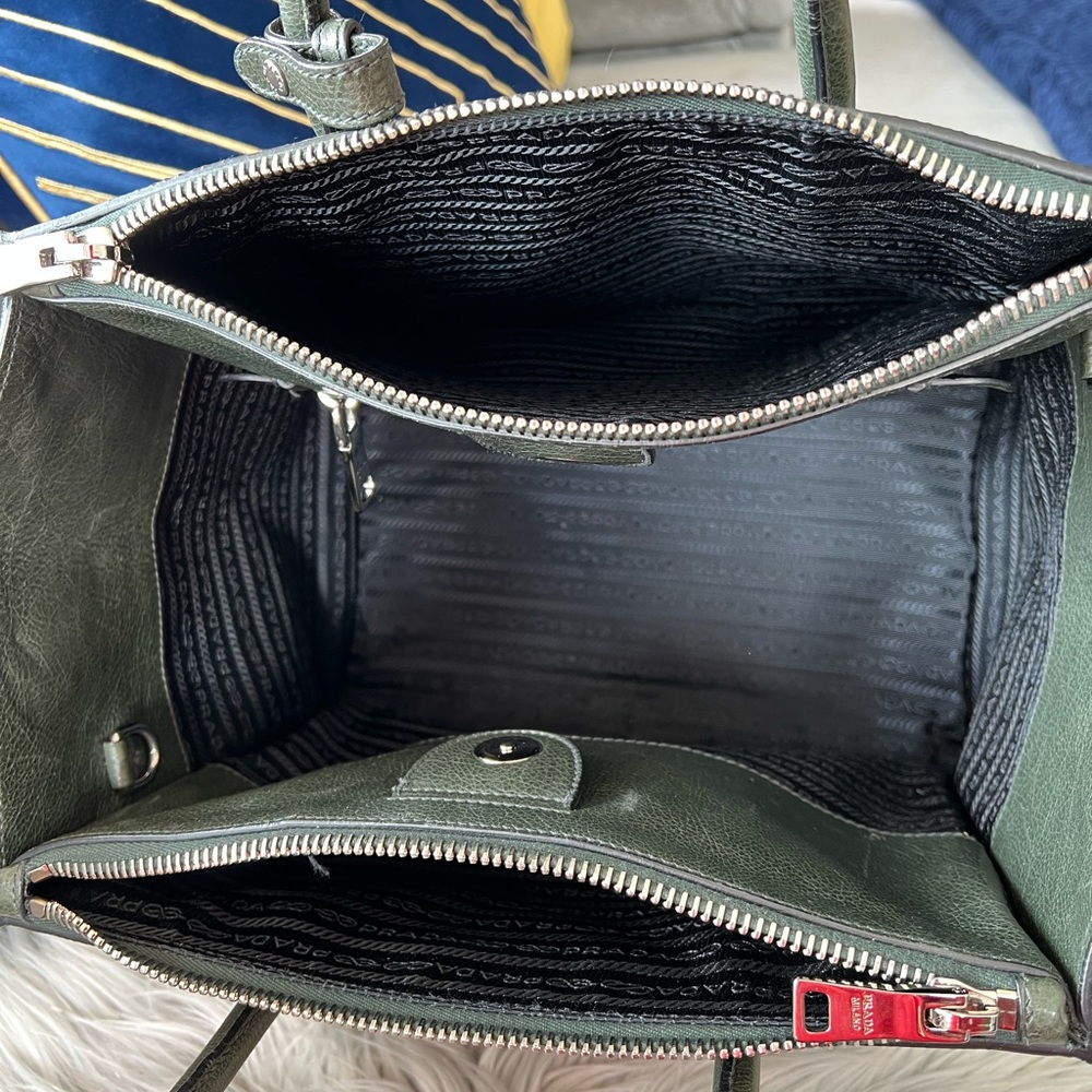 PRADA Twin Pocket Tote Green - Picture 8 of 10